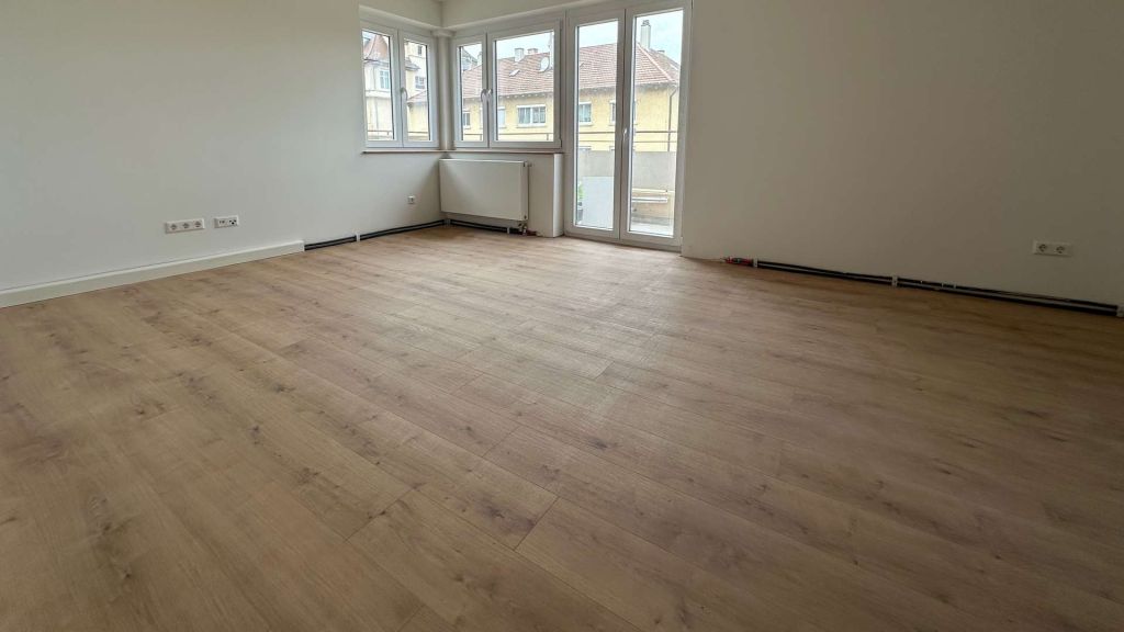 Sonnig & hochwertig saniert: 3-Zimmer-Wohnung mit Balkon am Hasenberg – Titelbild