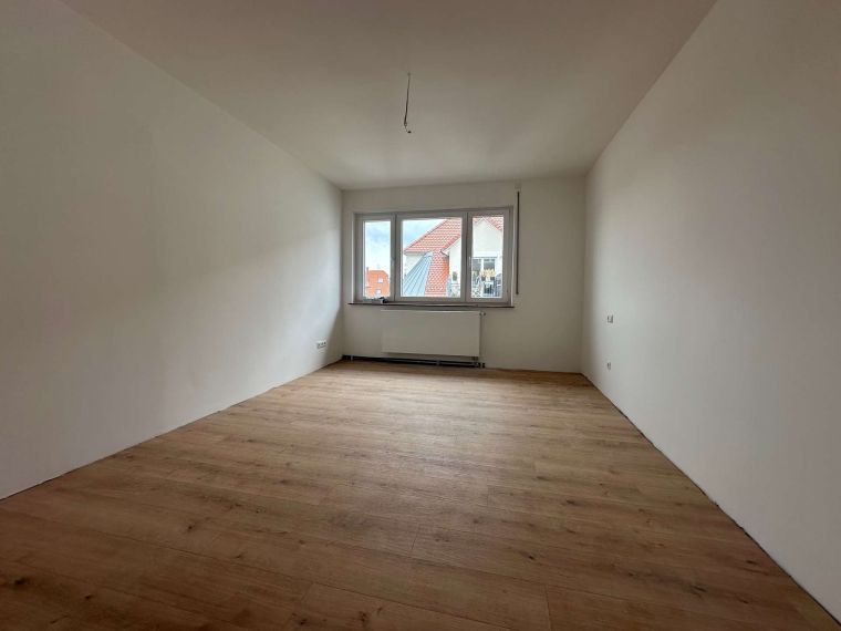 Sonnig & hochwertig saniert: 3-Zimmer-Wohnung mit Balkon am Hasenberg – Bild 2