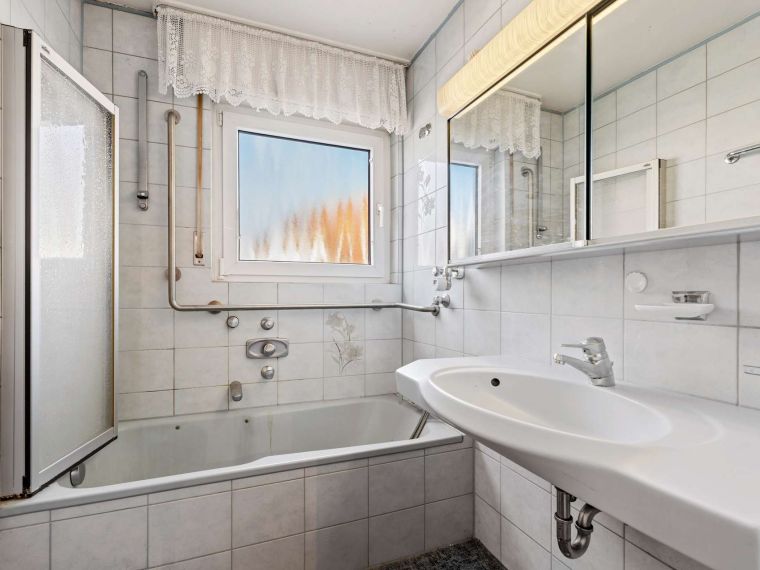 Geräumige 3-Zimmer-Wohnung mit Balkon & Gestaltungspotenzial in Degerloch – Bild 13